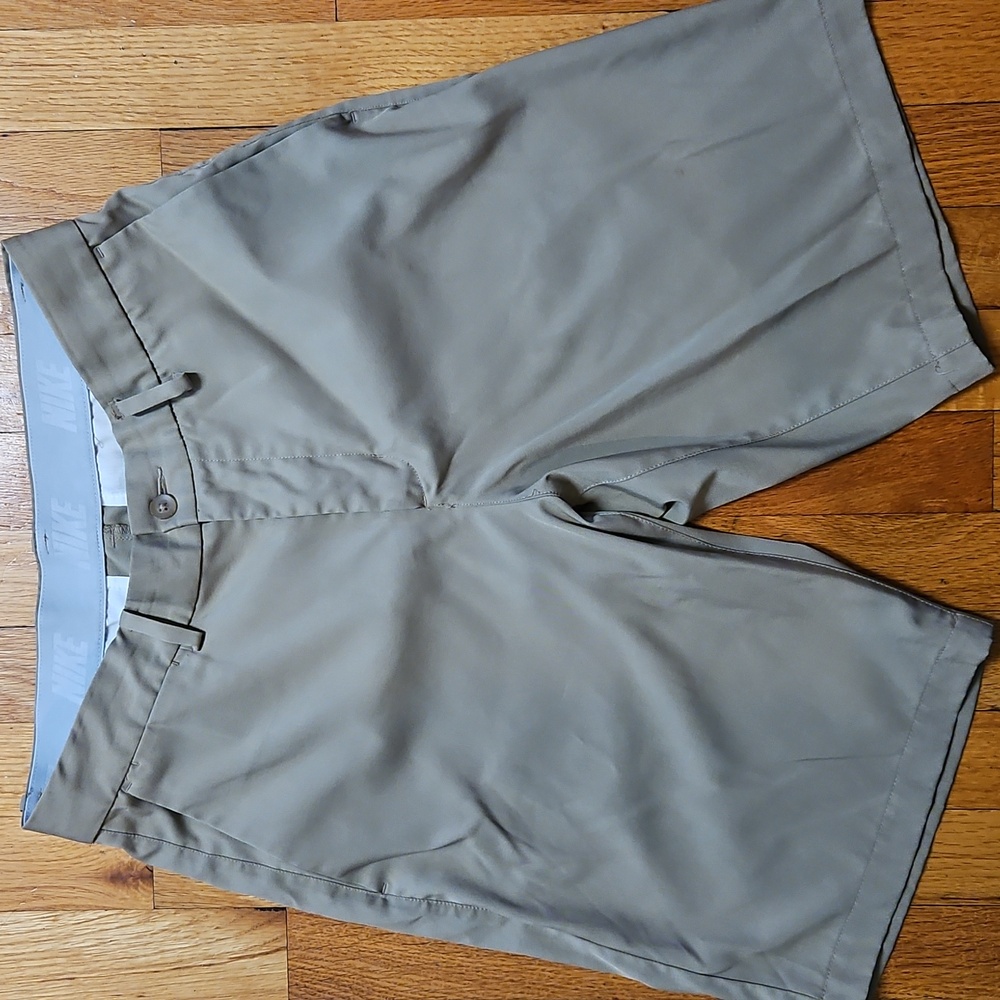 Nike Golf Men's Shorts Standard Fit size 28 EUC